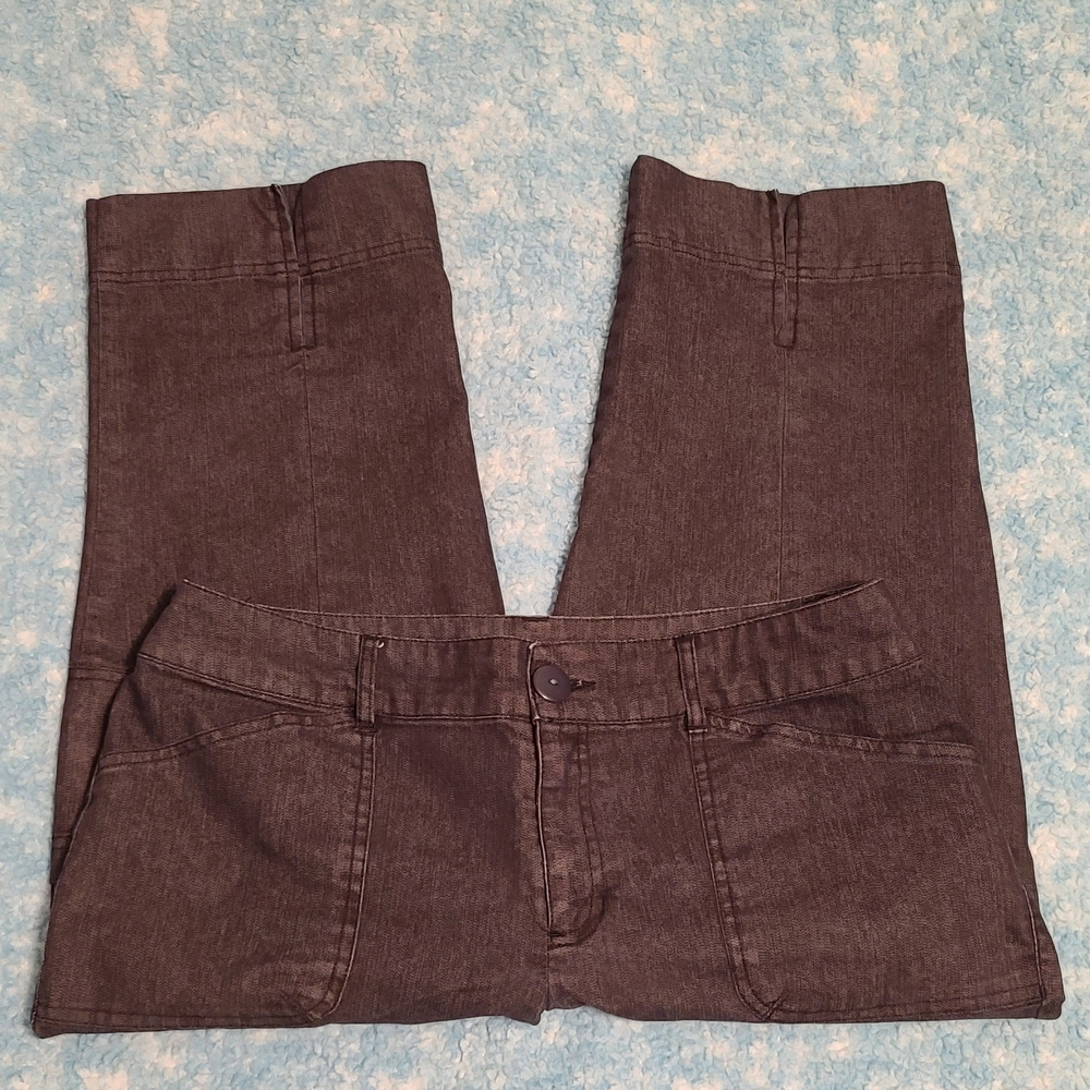 Tribal Studio Women's Sz 10 Dark Wash Jean Capris, Like New
